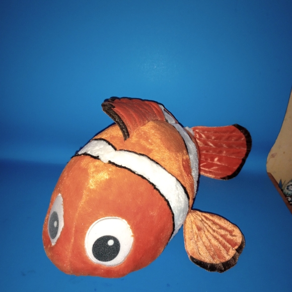 Finding Nemo Plush Disney Store Exclusive 18" Nemo Stuffed Animal Clown Fish - Picture 1 of 15